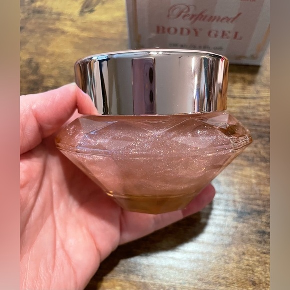 ❤️ GLITTER LOVE LETTER SCENTED BODY GEL Veilment Avon Retro Look OVERSIZED - Picture 2 of 6